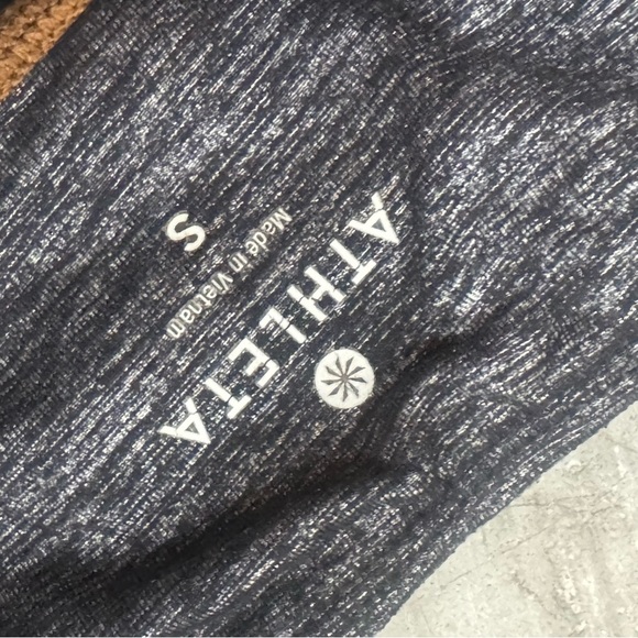 Athleta Luma Chaturanga Capri Leggings/ heather gray - Picture 5 of 7